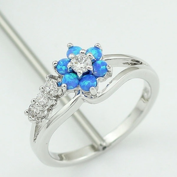 NEW 18K White Gold Diamond Opal Dainty Flower Ring - Picture 5 of 6